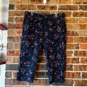 ST John’s Bay Women’s Blue Floral Capri Pants Size:16